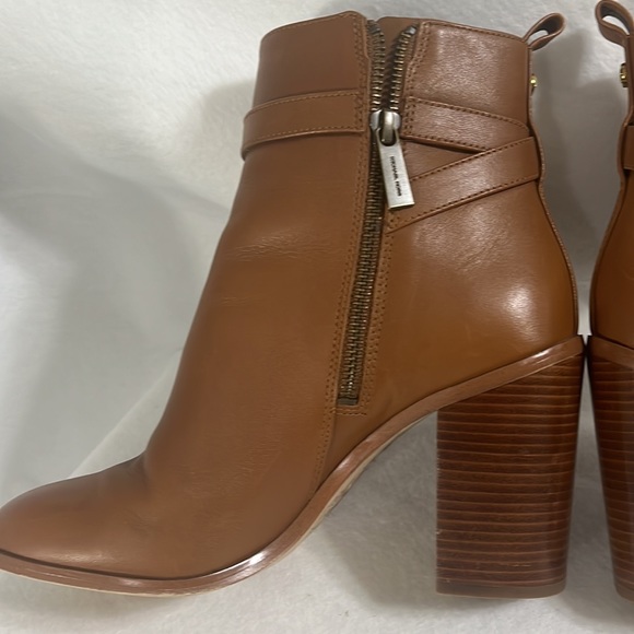 Michael Kors Aldridge Ankle Bootie Block Heel Camel Color size 7.5 - Picture 8 of 16
